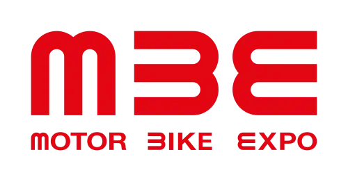 Motor Bike Expo&nbsp;(it), logo « MBE », où le même glyphe se répète dans trois orientations.