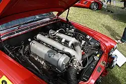 Photo du moteur M 100 modifié de la Mercedes-Benz 300 SEL 6.8 AMG.