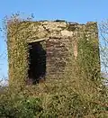 Ruine du moulin de la Lande en 2007, emporté par un coup de vent en 1970.