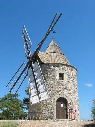 Full sail (Medieval style sail).