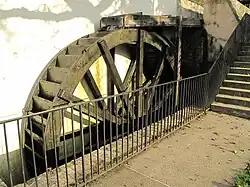 La roue, vue de profil