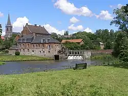 Le moulin de l'abbaye et l'église
