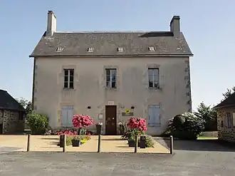 Moulins-le-Carbonnel