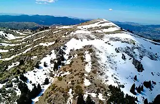 Vue aérienne du sommet.