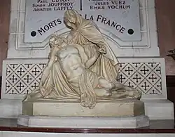 Pietà du monument aux morts.