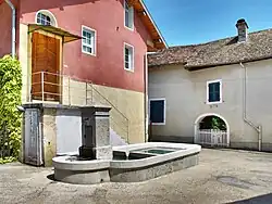 La fontaine grande Rue.