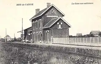 Carte postale de la gare de Moÿ-de-l'Aisne  vers 1925.