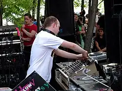 Description de cette image, également commentée ci-après