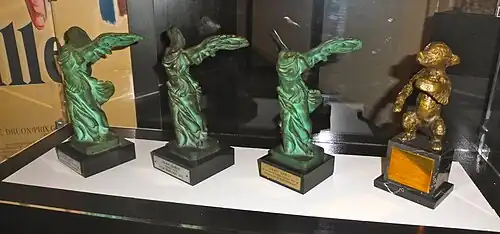 Les trois Victoires du cinéma français et un Ours d'argent de Jean Gabin.