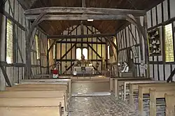 Intérieur de l'église: la nef.