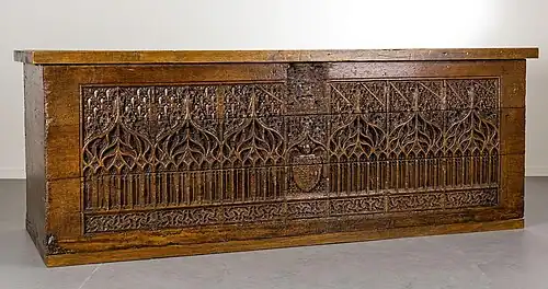 Coffre gothique aux armes de Jean de Bourbon, Le Puy-en-Velay, fin du XVe siècle.