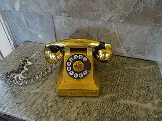 Téléphone en or du dictateur Fulgencio Batista.