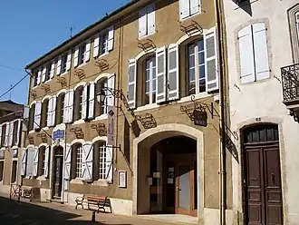 Musée des Beaux-Arts et Arts Décoratifs et office du Tourisme