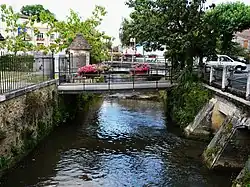 La Crempse canalisée à Mussidan.