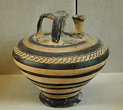 Jarre à étrier mycénien exporté à Ugarit, XIVe – XIIIe siècle av. J.-C.. Musée du Louvre