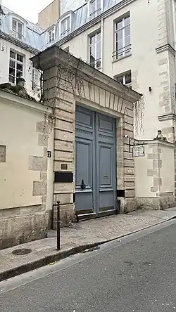 No&nbsp;22, portail.