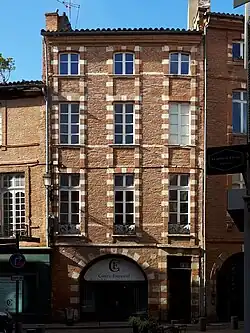 no&nbsp;37 : façade de l'immeuble.