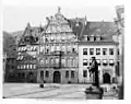 Façade sud et bâtiments voisins sur Aegidienplatz (à gauche la Schwarze Pellerhaus), photo (1860–1890)