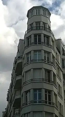 No 17 : immeuble de 1930.