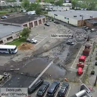 Prise de vue aérienne, avec quelques annotations, du site du crash du Learjet 35, à Teterboro.