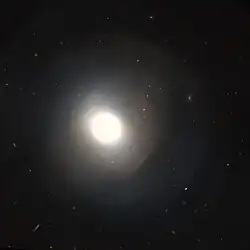 NGC 474 par le télescope spatial Hubble.