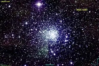 NGC 6397 en infrarouge par le relevé 2MASS.