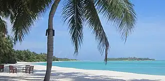 Plages du motu île-hôtel Nalaguraidhoo.