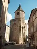 Le clocher fortifié de l'église Saint-Pierre de Nant.