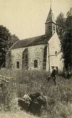 La chapelle Notre-Dame-des-Marais, à l'écart du bourg. Aspect au début du XXe&nbsp;siècle.