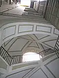 Intérieur d'un escalier d'un palais napolitain.