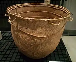 Photographie d'un panier amérindien yanomami