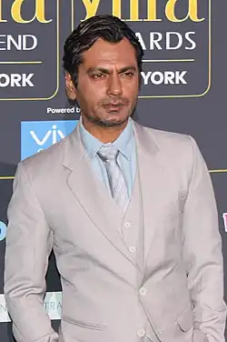 Description de l'image Nawazuddin Siddiqui - IIFA 2017 Green Carpet (36349709816) (cropped).jpg.