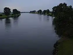 Neerloon, la Meuse au crépuscule.