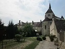 L'église Saint-Denis en 2011.