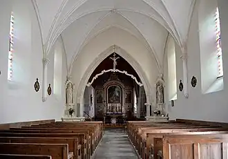 La nef de l'église Saint-Pierre.