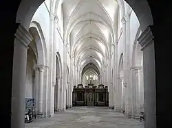 La nef de l'abbatiale.