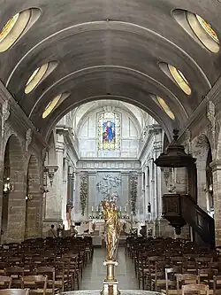 Nef et choeur de l'église