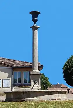 La fontaine-abreuvoir