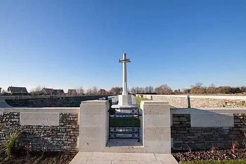 Le Neuve-Chapelle Farm Cemetery.