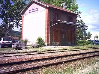 La gare de Neuville-sur-Saône, avec ses deux voies.