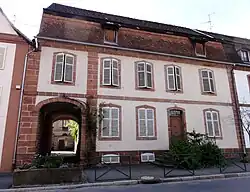 Maison de vicaire (1762),9 rue du Général-Leclerc.