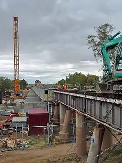 Nouveau pont ferroviaire en béton à  Wagga Wagga