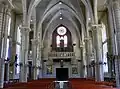 Intérieur de la cathédrale avec la tribune.