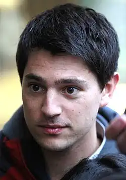 Description de l'image Nicholas D'Agosto filming Final Destination 5 in Vancouver, October 2010.jpg.