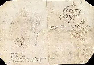 Ornementation avec motifs floraux.