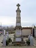 Le monument aux morts près de l'église (déc.&nbsp;2009)
