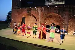 Noces cocasse, spectacle présenté en 2013 zu chẑteau de Lichtenberg.