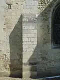 Contrefort roman du bas-côté sud.