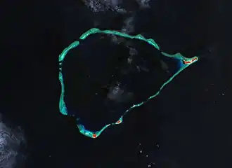 Photo satellitaire des États fédérés de Micronésie - Fananu est l'île tout à droite avant Igup