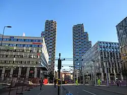 Les tours Est à gaucheet ouest à droite.